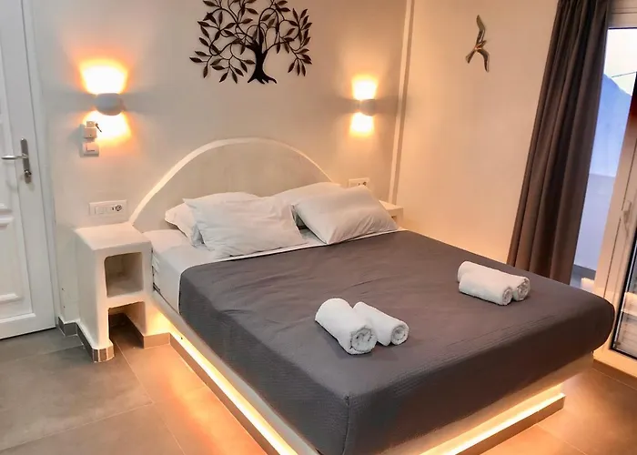 The Muses Of Santorini Private Jacuzzi Suites