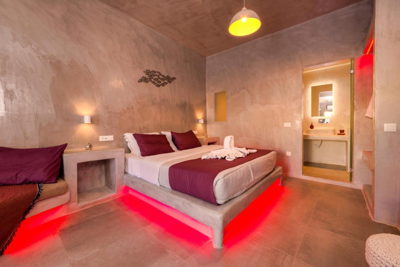 The Muses Of Santorini Private Jacuzzi Apartment