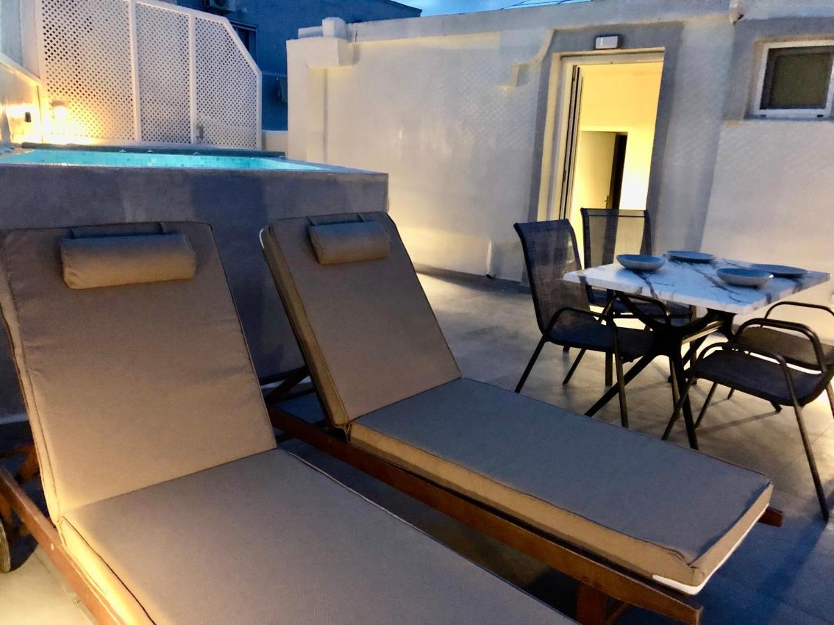 The Muses Of Santorini Private Jacuzzi Vóthon