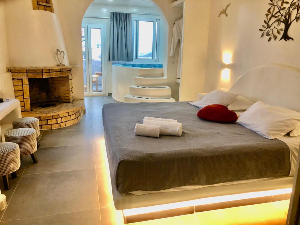The Muses Of Santorini Private Jacuzzi Apartment