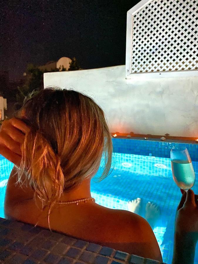 The Muses Of Santorini Private Jacuzzi