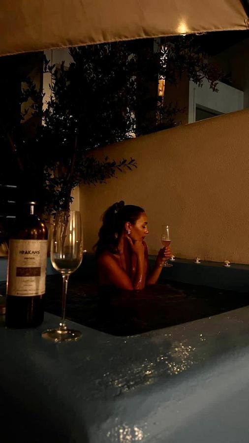 Apartment The Muses Of Santorini Private Jacuzzi